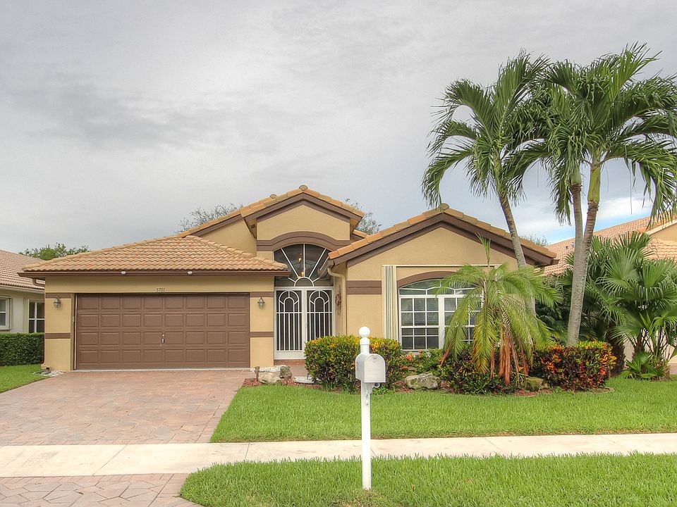 1st image of 5701 Royal Club Dr