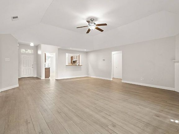 3rd image of 3510 Southdown Dr