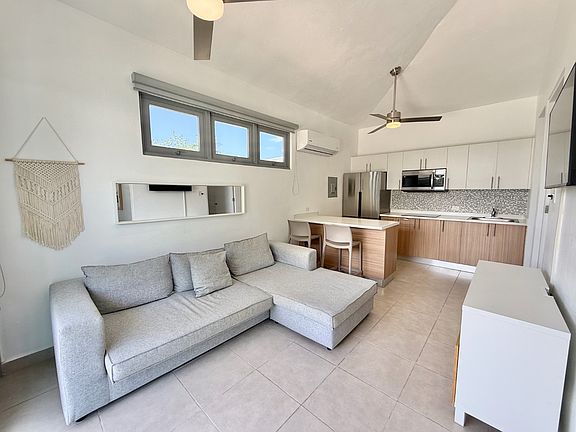 2nd image of 429 Calle Uroyuan