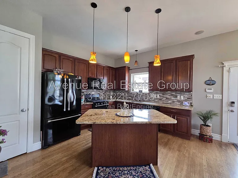 3948 Blaine Ave — Photo 9