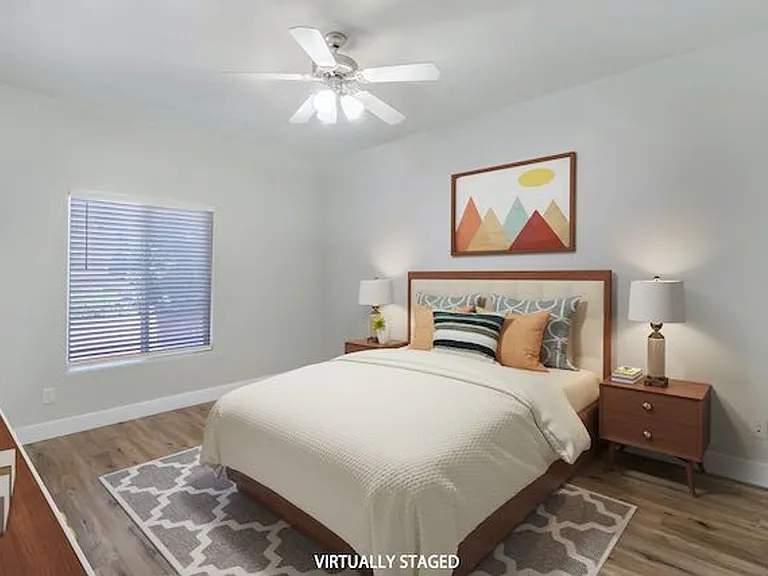 Valley View Condos — Photo 2