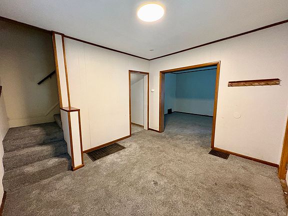 3rd image of 391 E Voris St