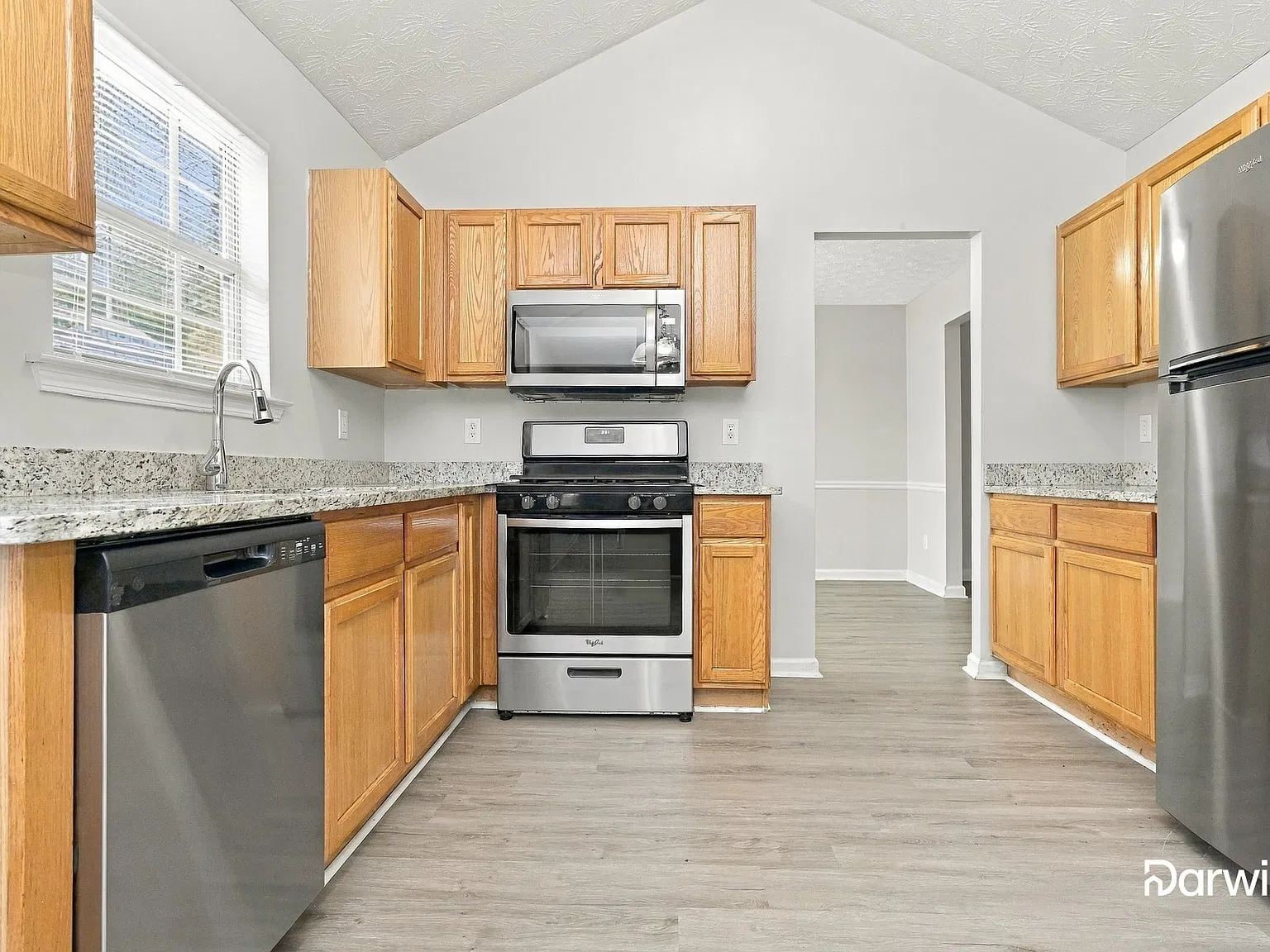 3 bed, 2.5 bath, 2084 sqft, $2,155 — Photo 3