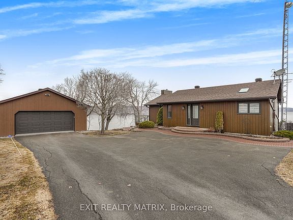 2nd image of 2176 Bay Rd