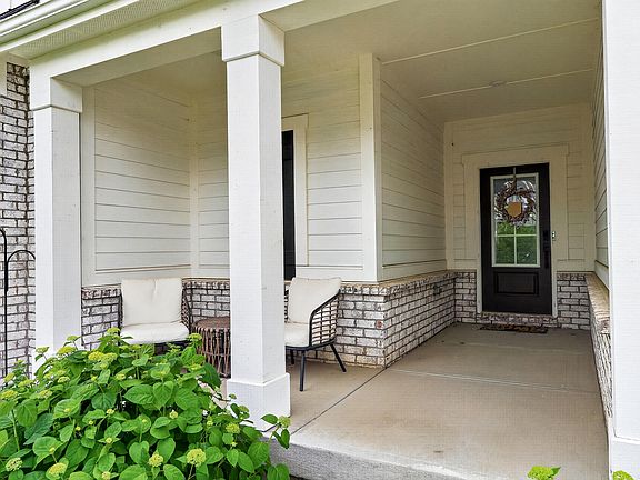 4th image of 2742 White Pine Dr