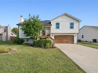 150 W Skylark St, Gardner, KS 66030