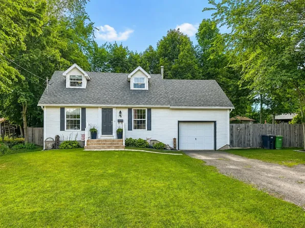 30 Pleasant St, Kentville, NS B4N 1E8