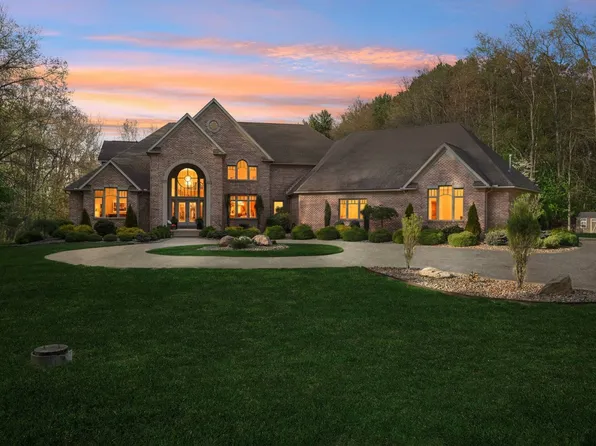 2765 Graybill Rd, Uniontown, OH 44685