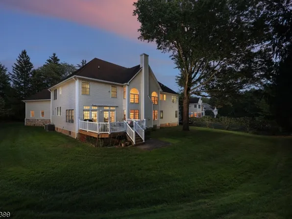 18 Wildwood Ter, Watchung Boro, NJ 07069