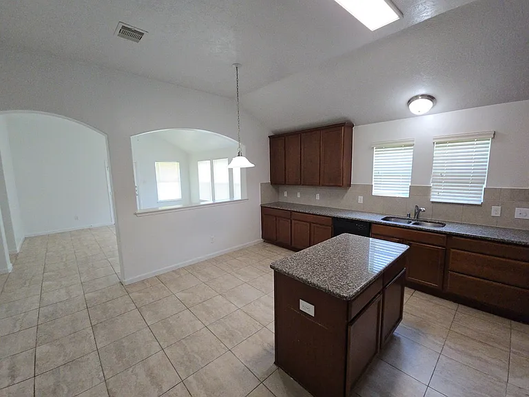 1306 Squire Dr — Photo 8