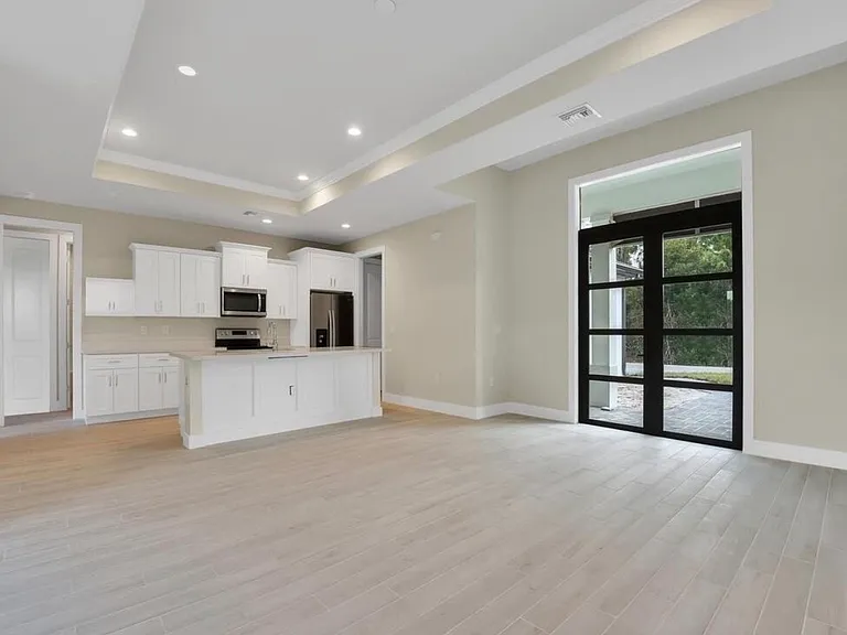 6141 Hershey Ave — Photo 10