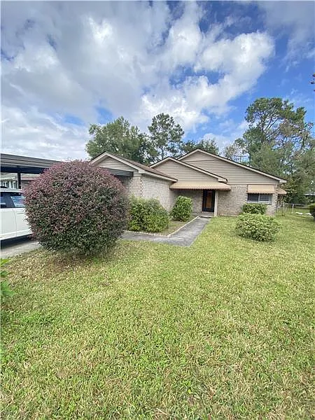 2303 Beaumont Dr