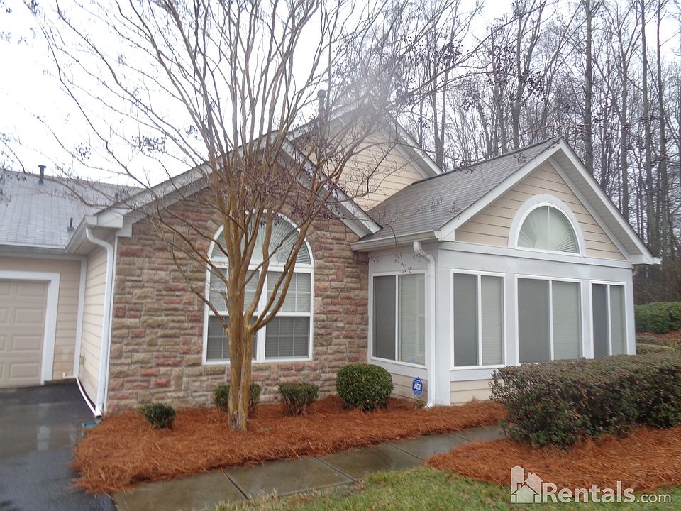 1st image of 8007 Sultana Cres