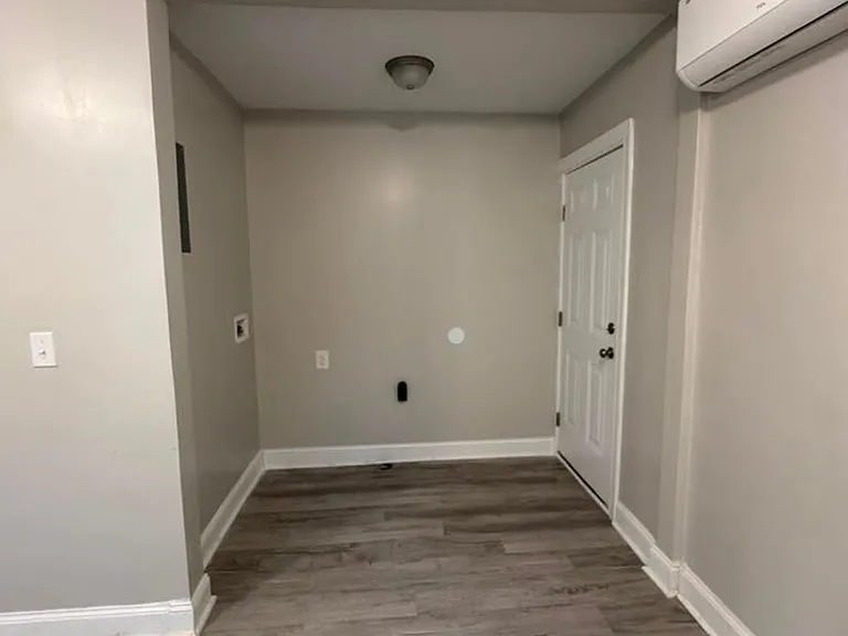 511 Memorial Park Dr — Photo 8