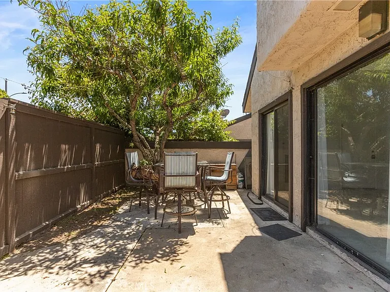 1693 S Heritage Cir — Photo 36