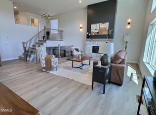 930 Beretta St NW, Mandan, ND 58554