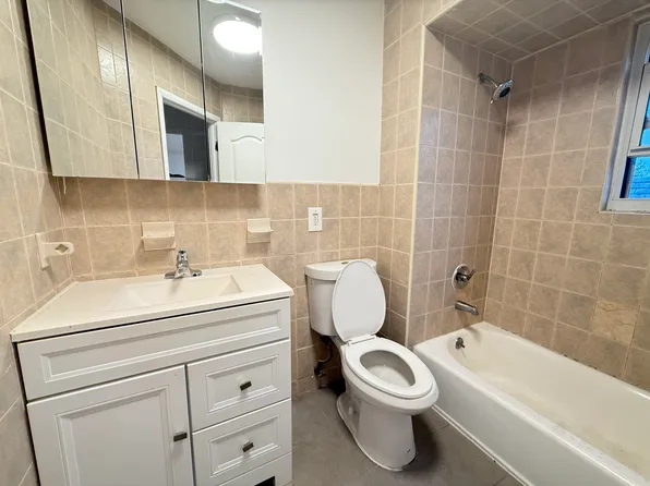 592 East 81st Street image 20 of 24