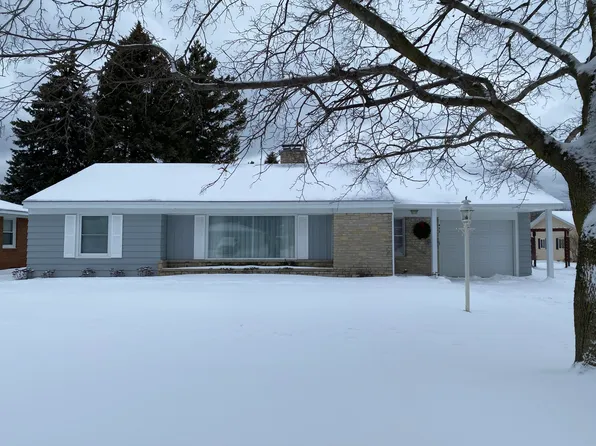 452 S 4th St, Rogers City, MI 49779