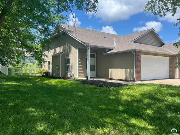 903 N Field Stone Dr, Lawrence, KS 66049