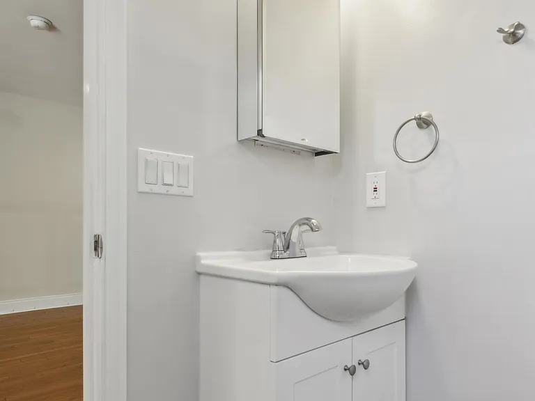 6066 Ridge Ave #3R — Photo 14