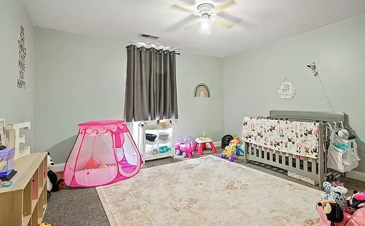 425 E Broadway St #D — Photo 11