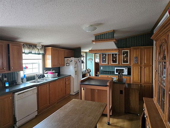 3rd image of 21865 N Heidi Dr