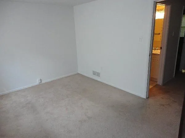 321 Laporte Ct — Photo 15