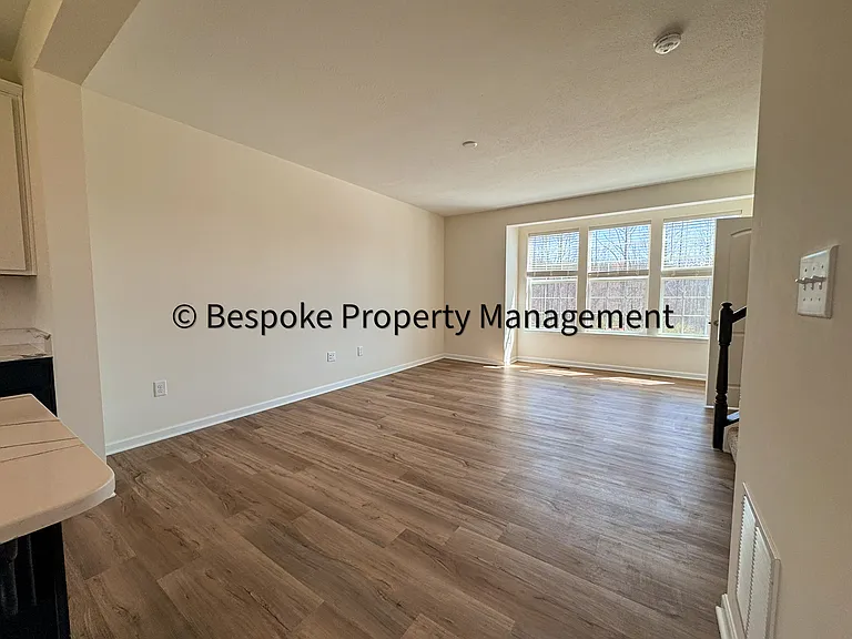 56 Dover Ct — Photo 10