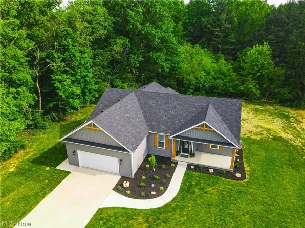4211 Burgett Rd, Canfield, OH 44406