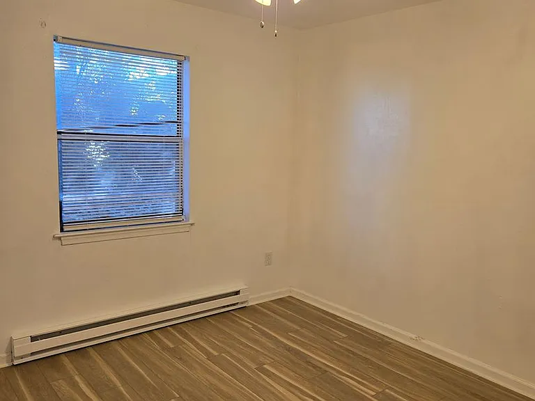 1009 Hannah St — Photo 9