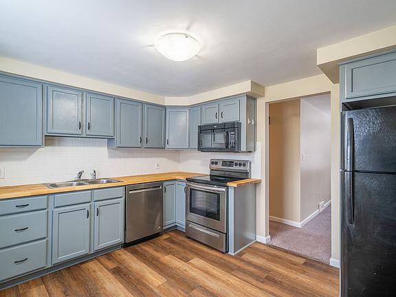 3rd image of 64 Acacia Dr