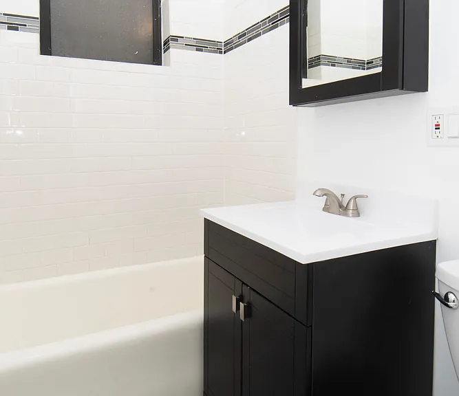 3345 N Marshfield Ave #307 — Photo 8