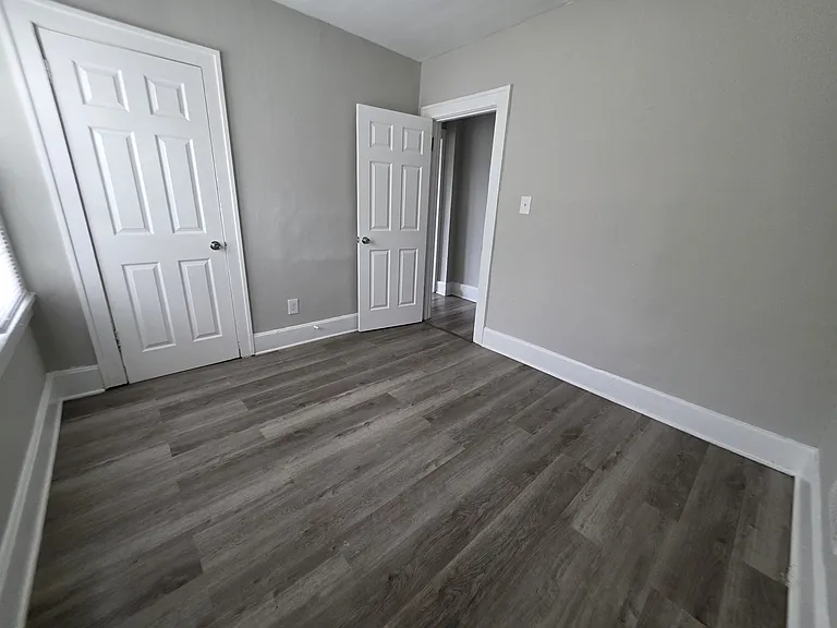 826 Leona Ave — Photo 17