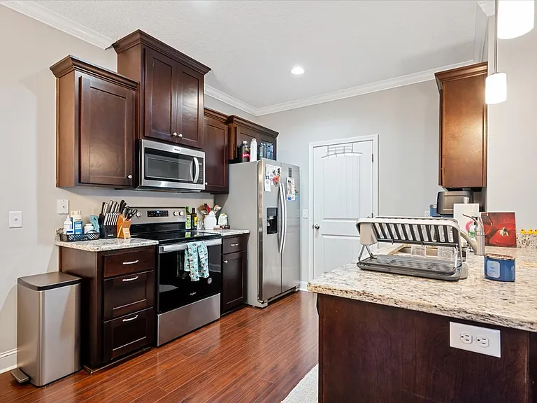 158 Hamlet Ct — Photo 7