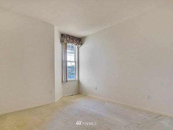 4th image of 3715 110th Street Ct E