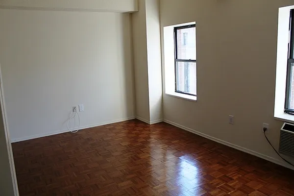 Rented by Town Residential | media 9