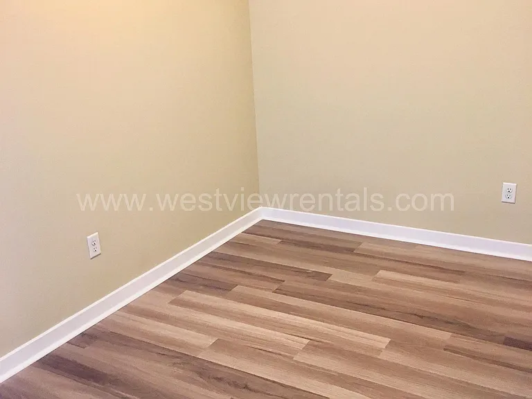 200 E Maple St — Photo 7