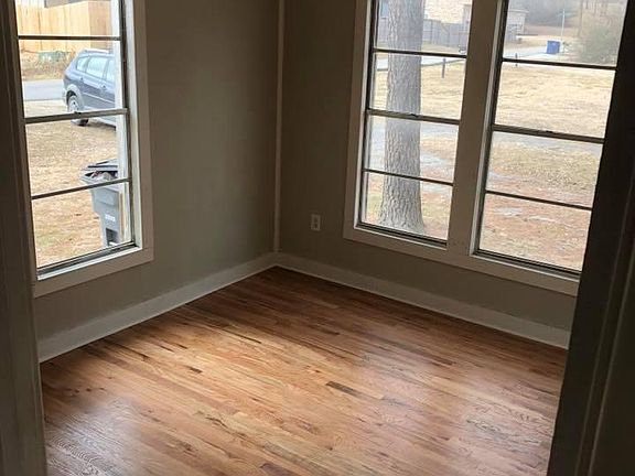 front bed room/office space