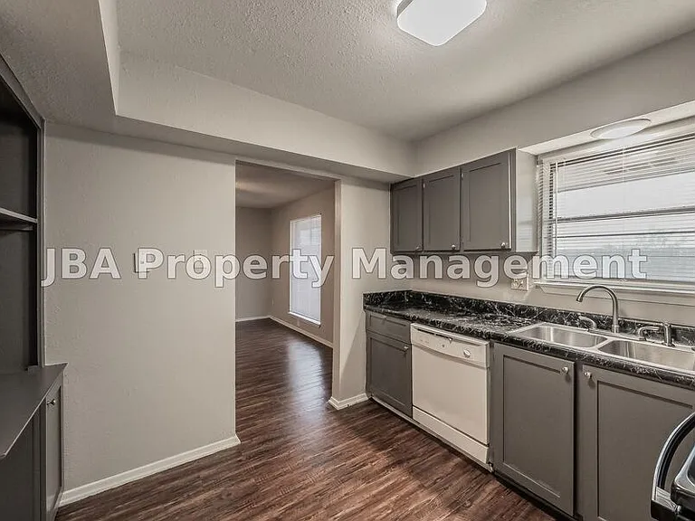 1770 Farleigh Ct #1770F — Photo 11