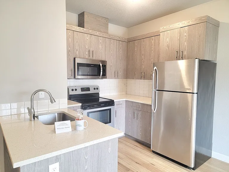 J0459 - Stafford St. Apartments — Photo 14
