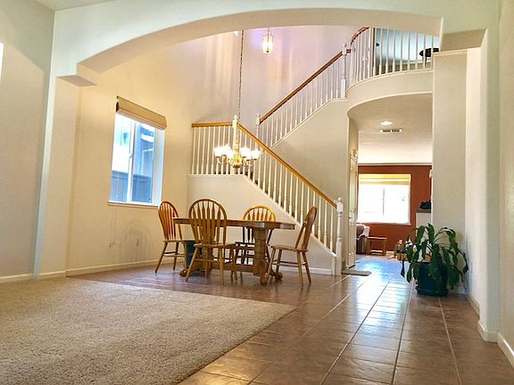 3rd image of 250 Ainger Cir