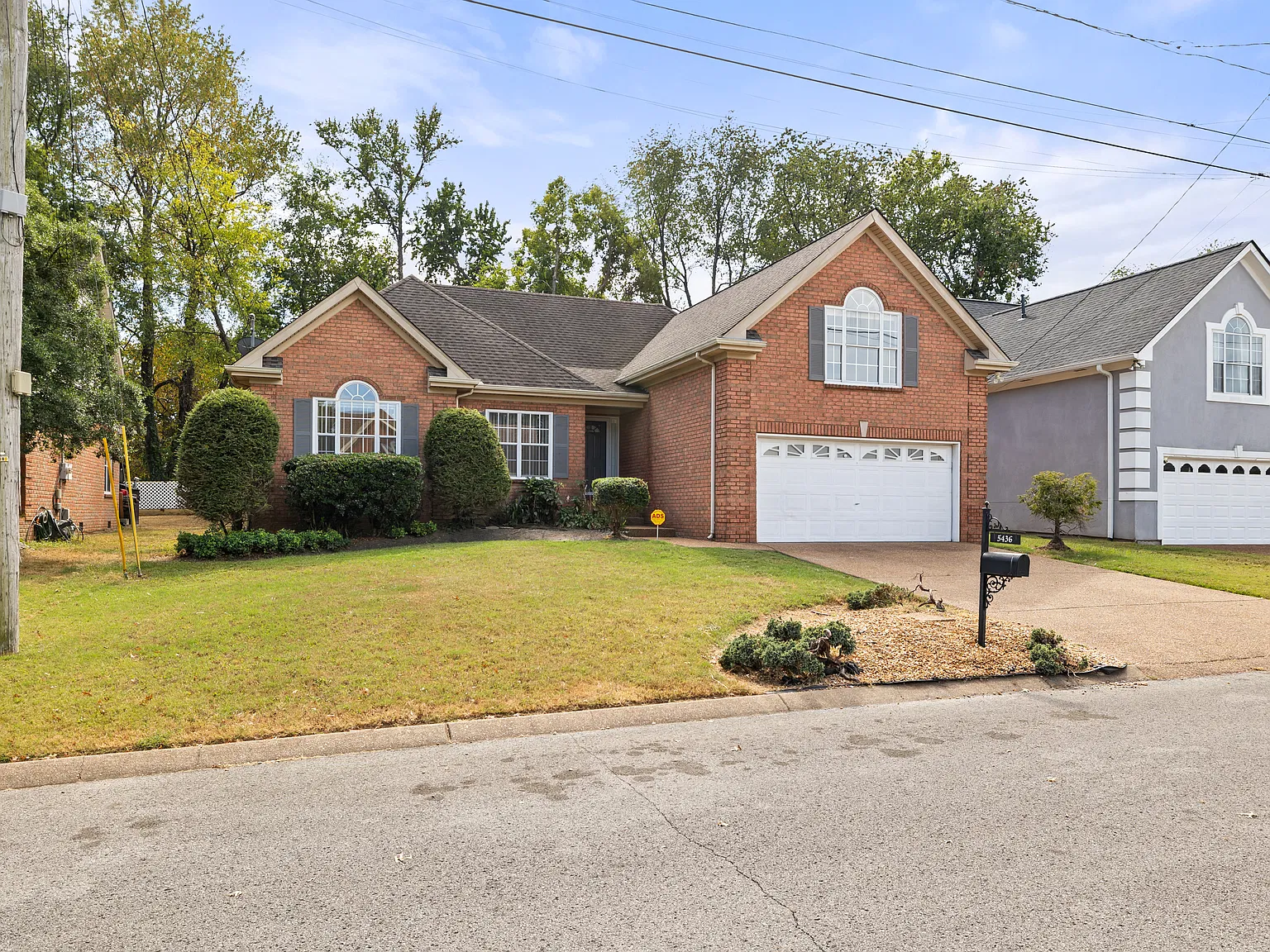 4 bed, 2106 sqft, $2,595 — Photo 2