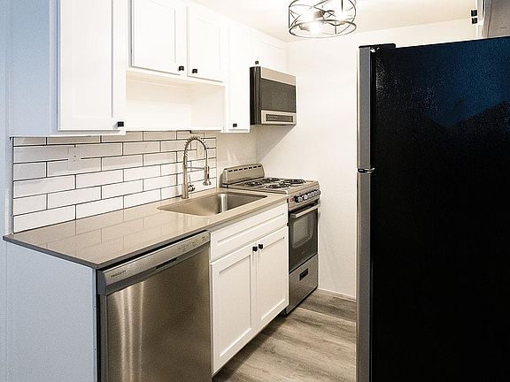 3rd image of 1011 E Orange St #57