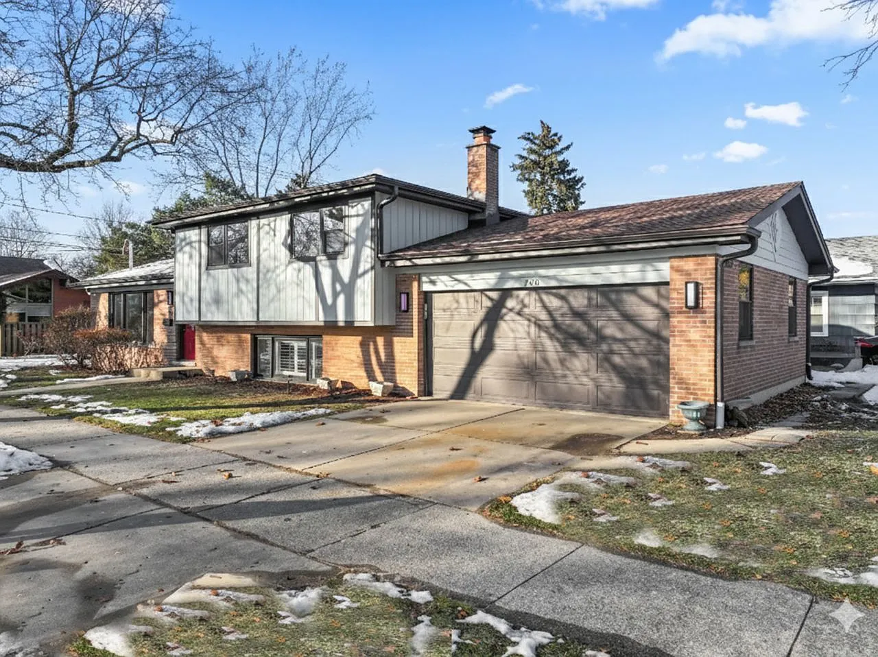 700 Florence Dr photo 1