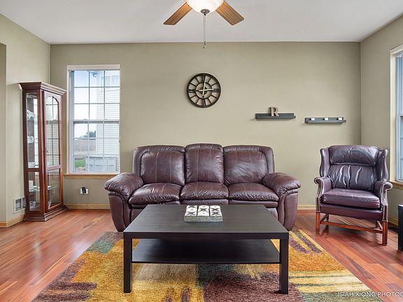 4th image of 225 Somerset Dr