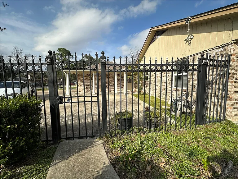 8522 Westview Dr — Photo 34