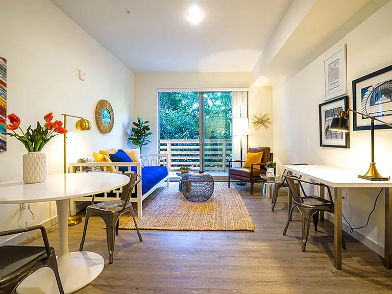 FreWall Apts. — Photo 19