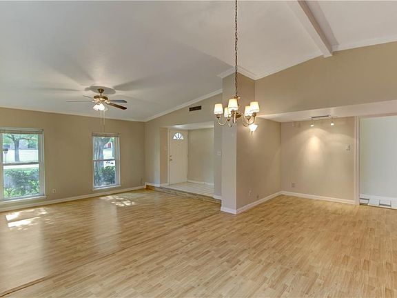 3rd image of 4706 Woodfield Dr
