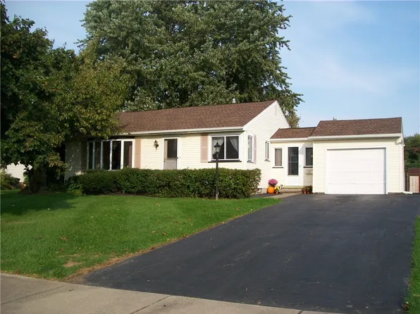 360 Armstrong Rd, Rochester, NY 14612