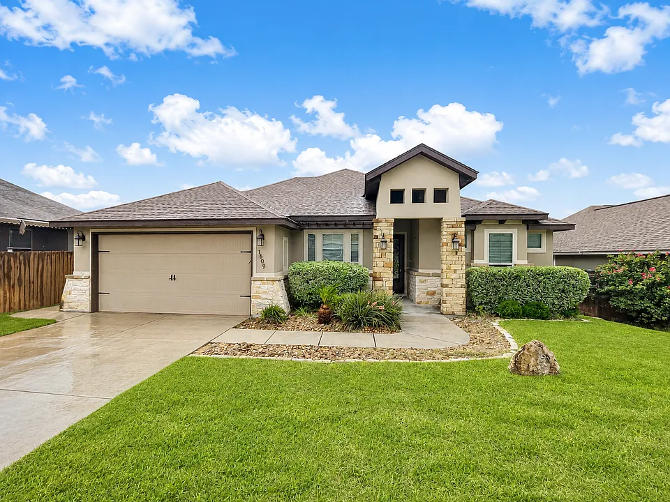 1609 Calvin Loop
